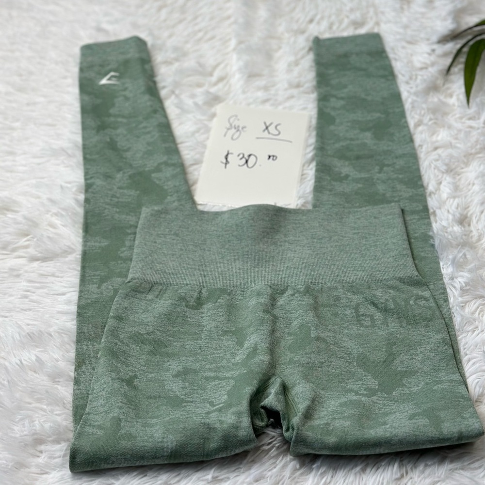 GYMSHARK GREEN CAMO LEGGINGS